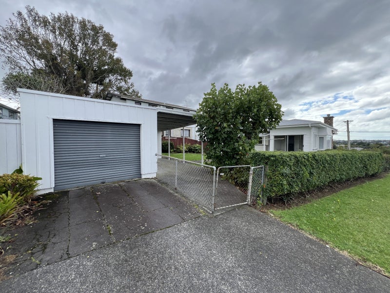 13 Lloyd Avenue, Mount Albert, Auckland - Carousel 14