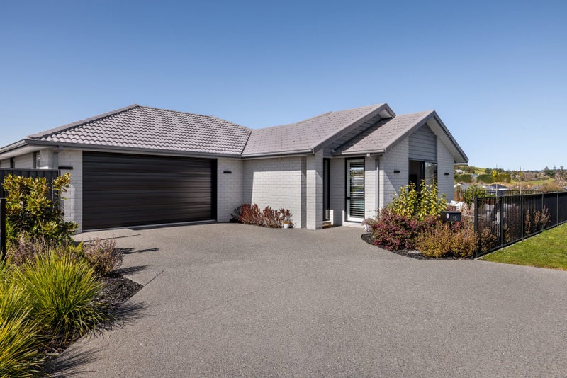 15 Pioneer Crescent, Omokoroa, Omokoroa - Carousel 1