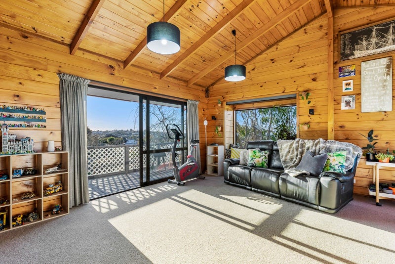 806B Whangaparaoa Road, Manly, Whangaparaoa - Carousel 2