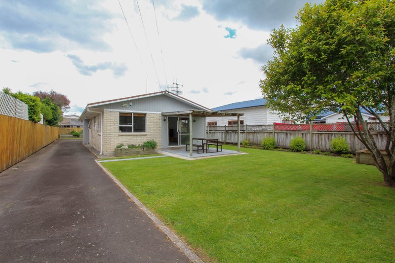 36B Brookfield Street, Hamilton East, Hamilton - Carousel 1