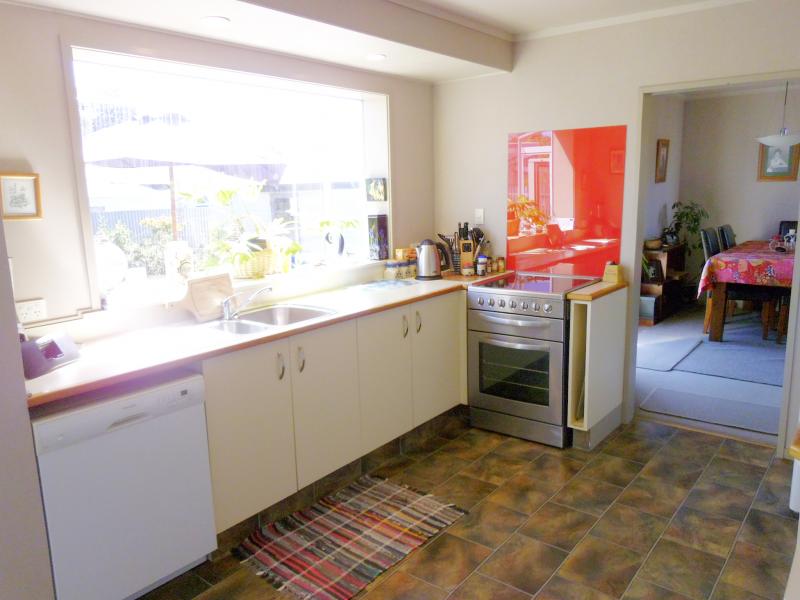 15 Rhodes Drive, Kelvin Grove, Palmerston North - Carousel 2