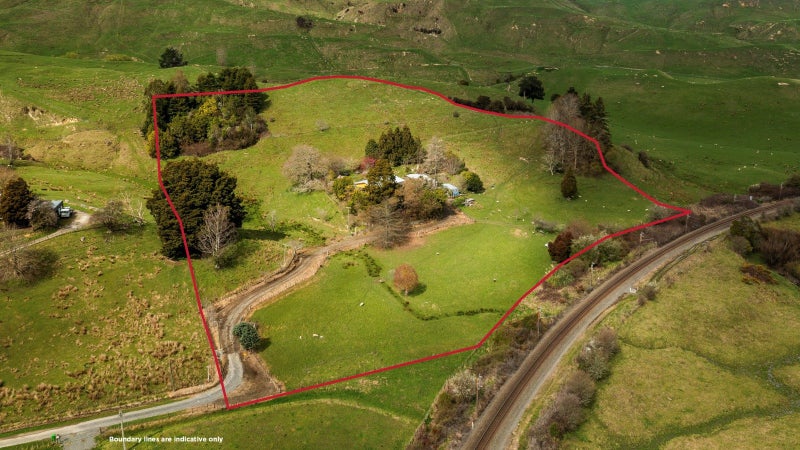 19 Gordon Terrace, Hunterville, Hunterville - Carousel 2