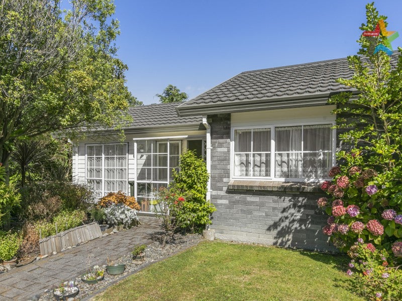 4/169 Whites Line East, Waiwhetū, Lower Hutt - Carousel 1