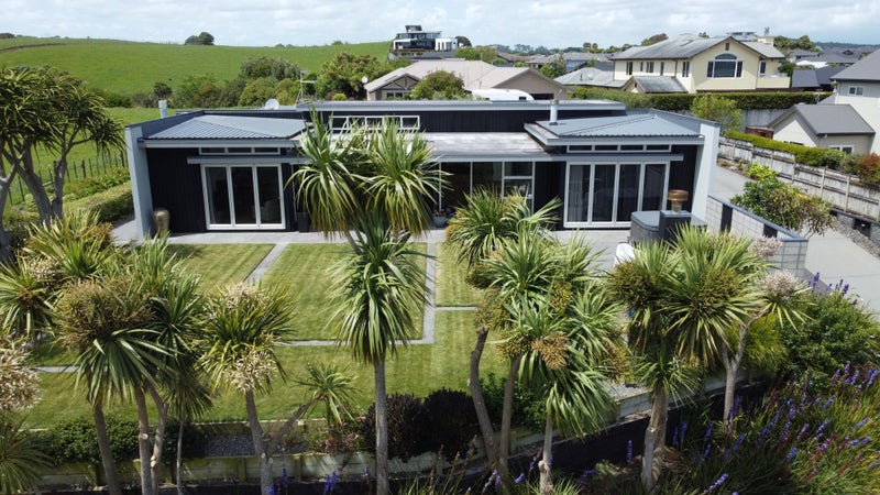 12 Sampson Avenue, Waiwhakaiho, New Plymouth - Carousel 1