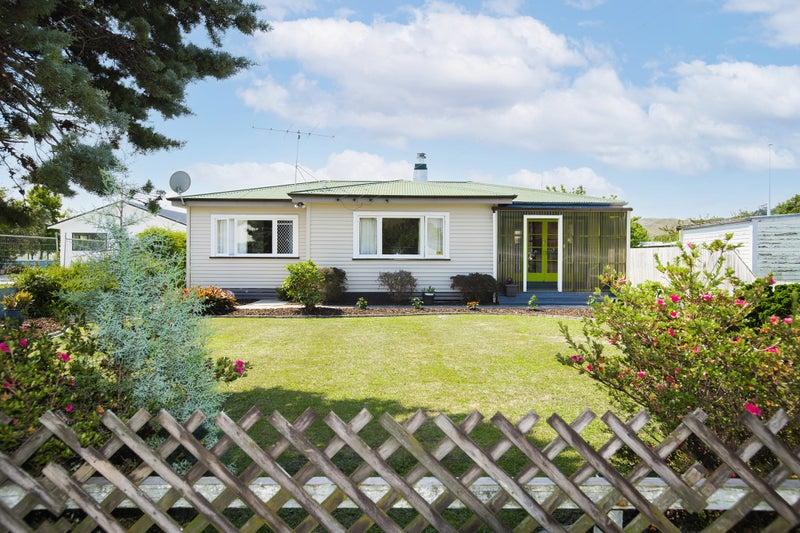 4 Coldstream Road, Kaiti, Gisborne - Carousel 1