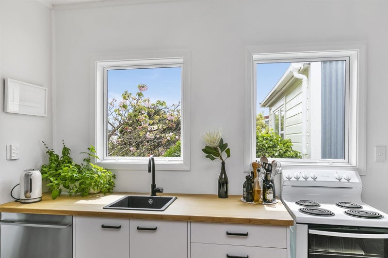 15 Moir Street, Mount Victoria, Wellington - Carousel 2