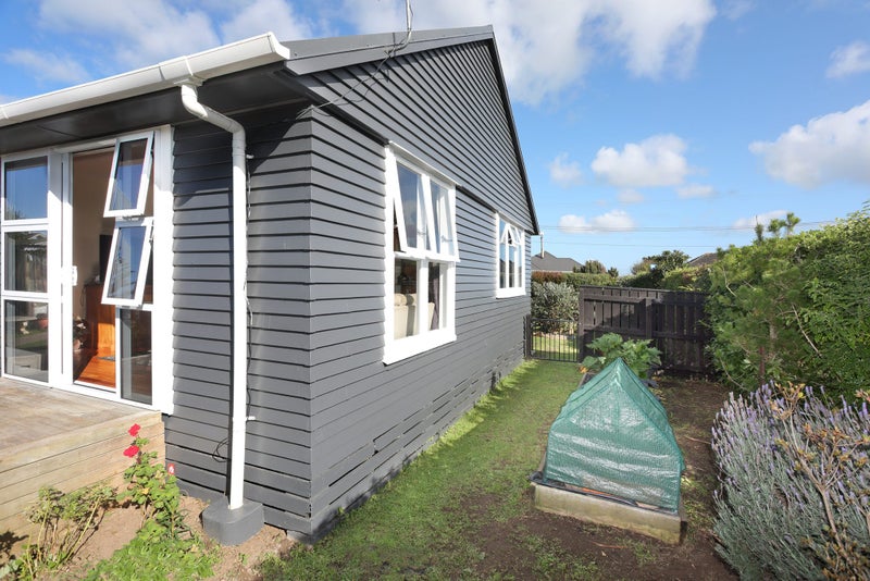 10 Kittyhawk Row, Bulls - Carousel 26