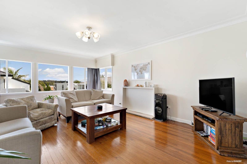 1/49 College Road, Northcote, Auckland - Carousel 2