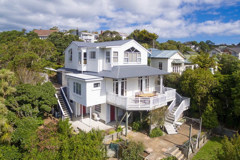 78 Ranui Crescent, Khandallah, Wellington - Carousel 1