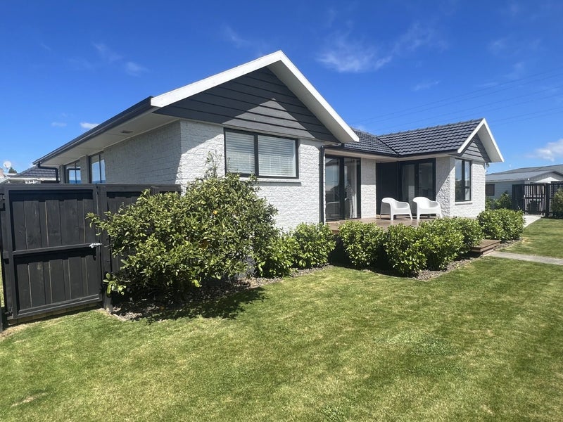 13 Skerten Avenue, Hornby, Christchurch - Carousel 1
