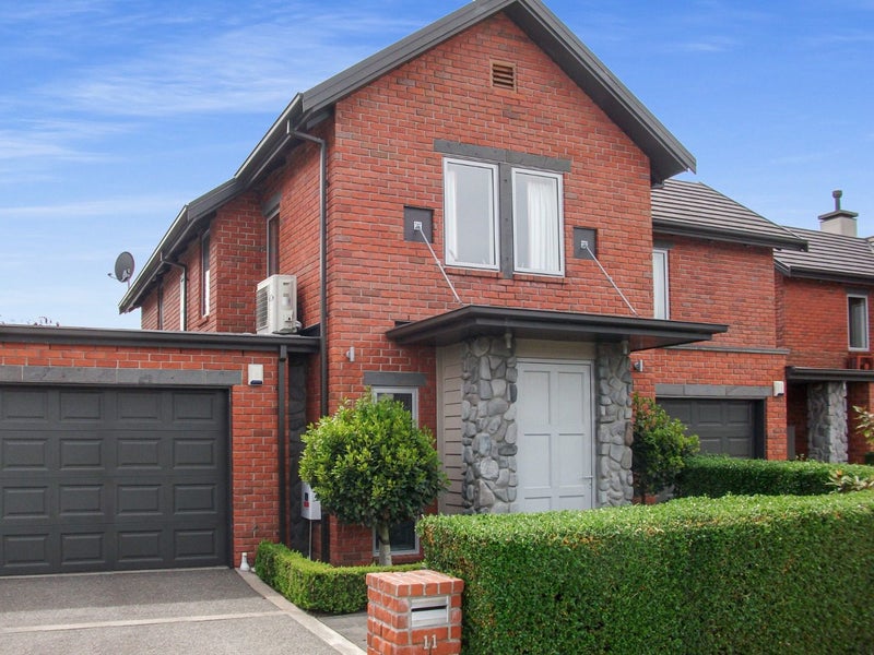 11 Henley Green, Northwood, Christchurch - Carousel 1