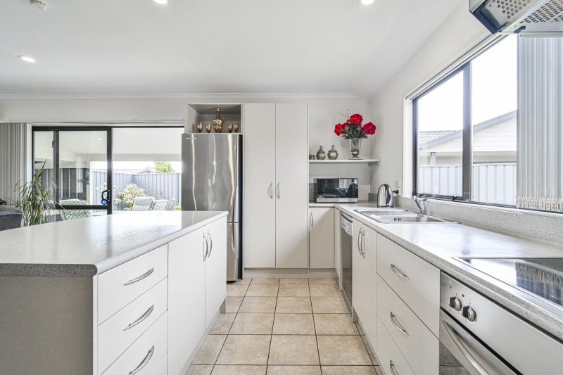 22 Chatham Mews, Flaxmere, Hastings - Carousel 2