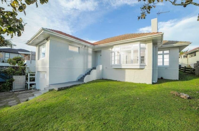 3 Rutherford Terrace, Meadowbank, Auckland - Carousel 1