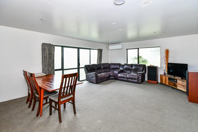 2 Alderson Lane, Favona, Auckland - Carousel 2