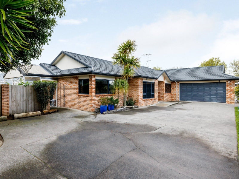 6 Guildford Place, Rototuna North, Hamilton - Carousel 1