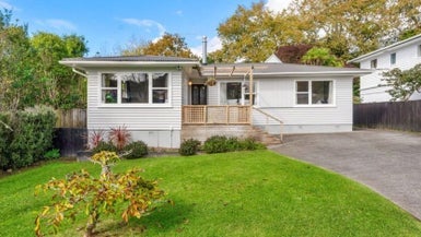 18 Mountbatten Avenue, Hillcrest, Auckland - Carousel 1