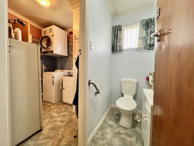 24 Anglesey Place, Awapuni, Palmerston North - Carousel 13