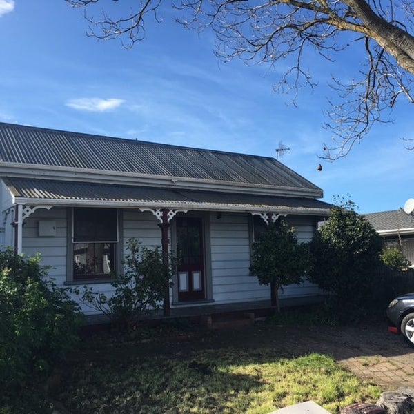 414 Lyndon Road East, Hastings - Carousel 1