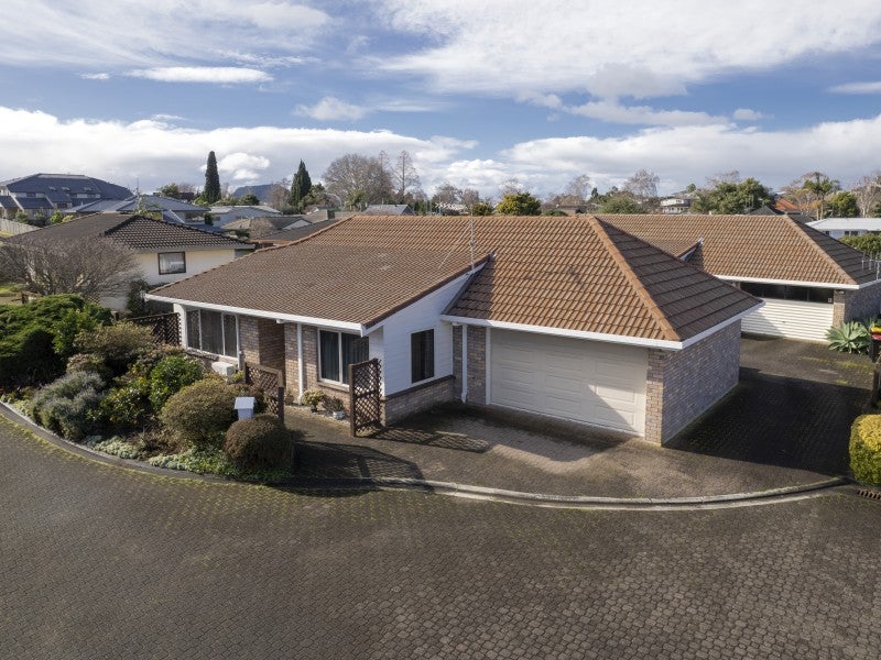 6 Edith Way, Matua, Tauranga - Carousel 1