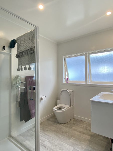 2/1 Ruakiwi Road, Hamilton Lake, Hamilton - Carousel 9