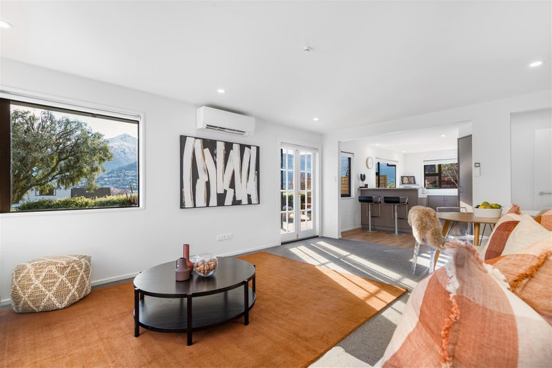 15 Oregon Drive, Kelvin Heights, Queenstown - Carousel 2