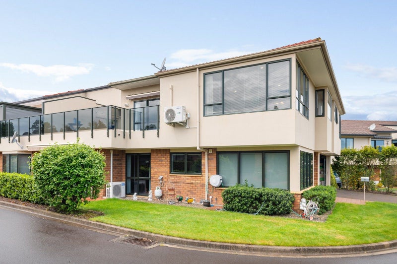 62 Grosvenor Gardens, Flagstaff, Hamilton - Carousel 2