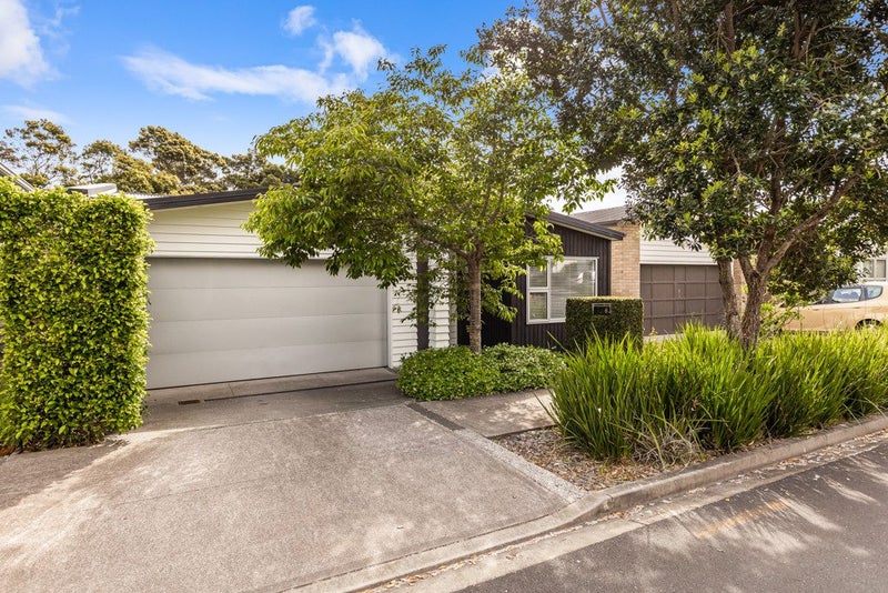 6 Waiarohia Place, Hobsonville, Auckland - Carousel 1