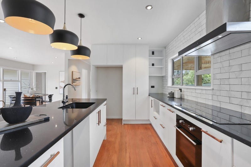 17 Golf Road, New Lynn, Auckland - Carousel 2