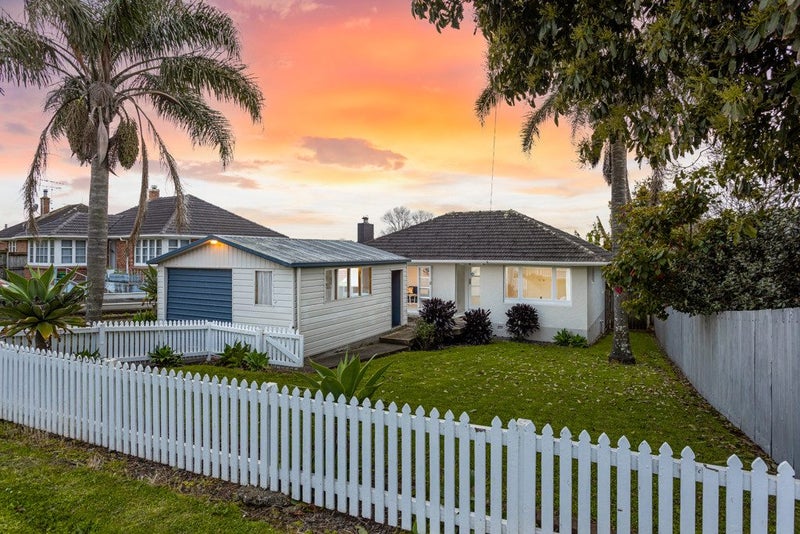 2 Upham Road, Panmure, Auckland - Carousel 1