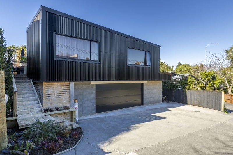 8A Ngaio Street, Strandon, New Plymouth - Carousel 1