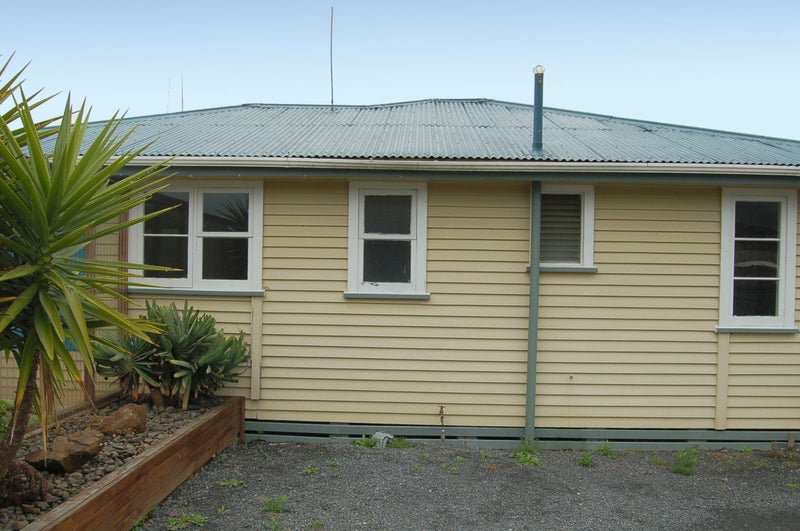 7 Mabian Crescent, Deanwell, Hamilton - Carousel 2