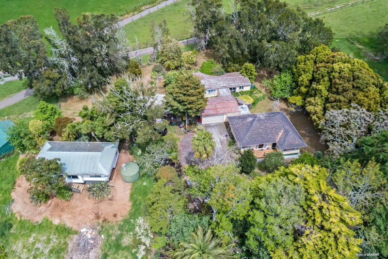 425 Lees Gully Road, Pollok, Pollok - Carousel 1