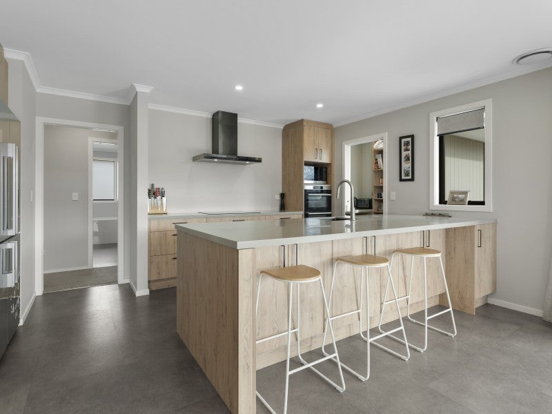 14 Dingle ST, Hawea, Lake Hawea - Carousel 2