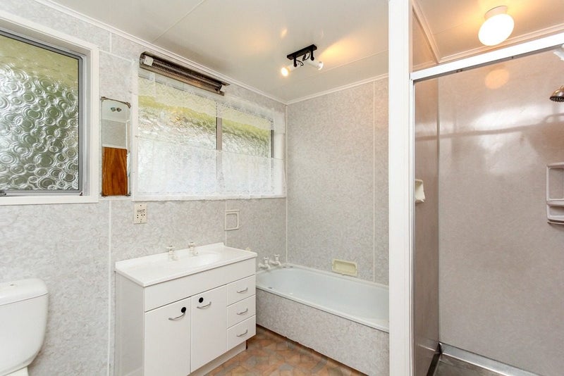 114 Huatoki Street, Frankleigh Park, New Plymouth - Carousel 9