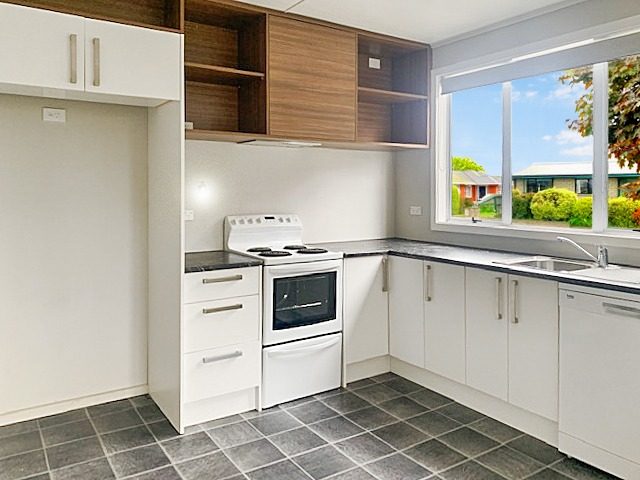 10 Bathurst Street, Allenton, Ashburton - Carousel 2