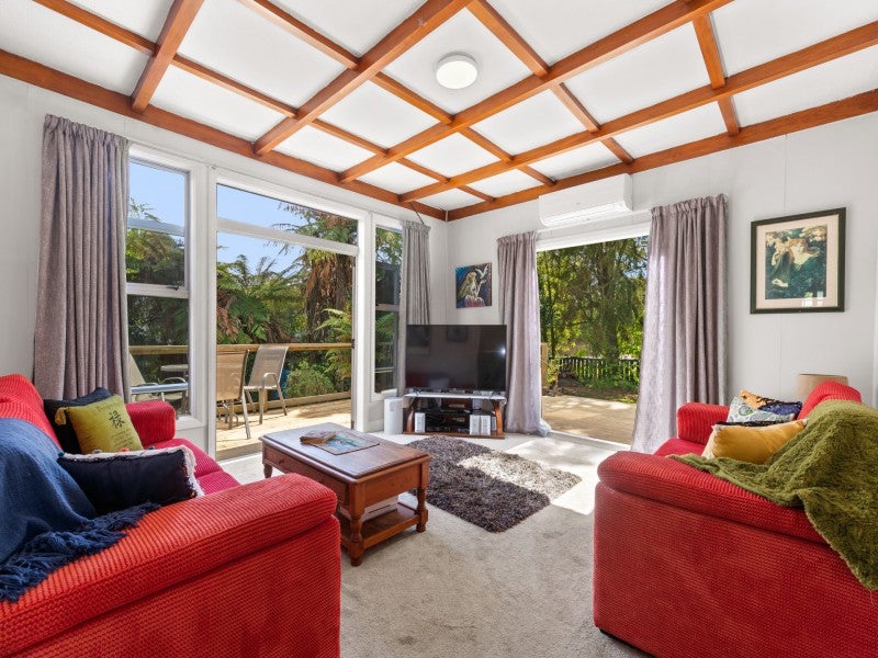 8 Lee Road, Hannahs Bay, Rotorua - Carousel 1