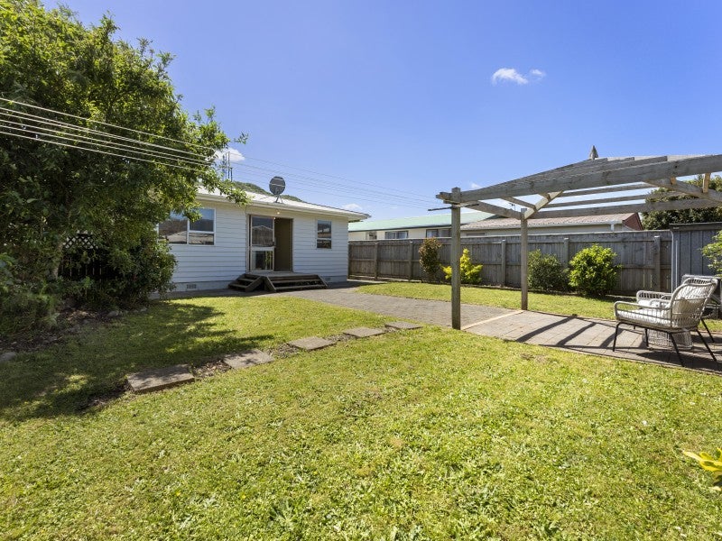 85 Pasadena Crescent, Totara Park, Upper Hutt - Carousel 2