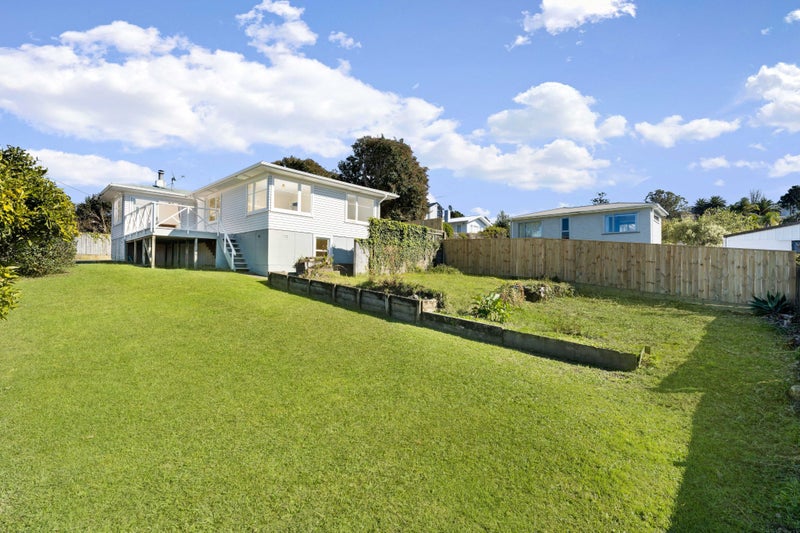 196 Archers Road, Glenfield, Auckland - Carousel 1