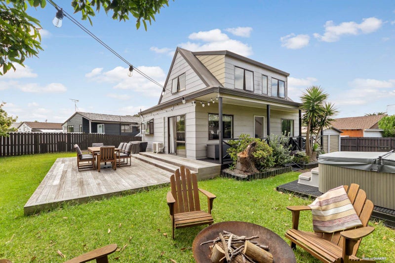 2 Coubray Place, Botany Downs, Auckland - Carousel 1