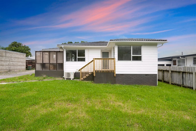 24 Killington Crescent, Mangere, Auckland - Carousel 1