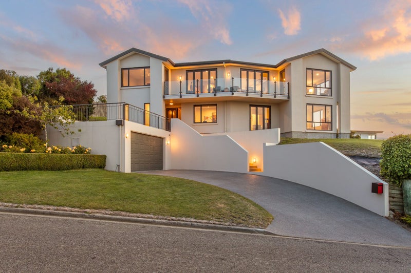 2 Blencathra Place, Westmorland, Christchurch - Carousel 1