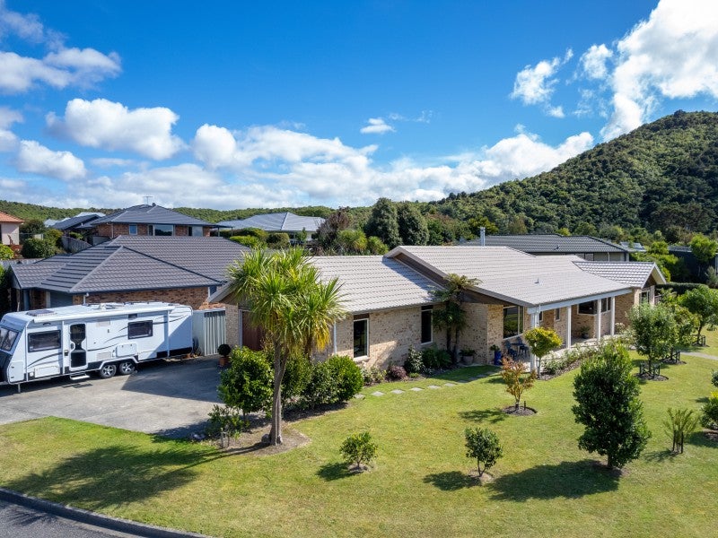 4 Whitby Close, Waikawa, Picton - Carousel 1