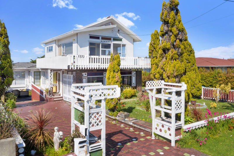 1598 Dominion Extension, MOUNT ROSKILL, AUCKLAND - Carousel 1