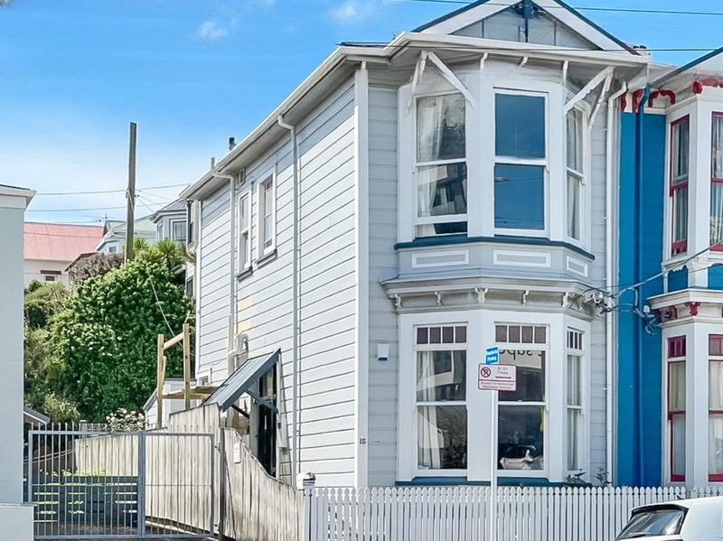 15 Elizabeth Street, Mount Victoria, Wellington - Carousel 1
