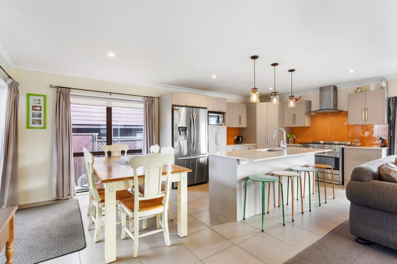 134 Prince Regent Drive, Half Moon Bay, Auckland - Carousel 2