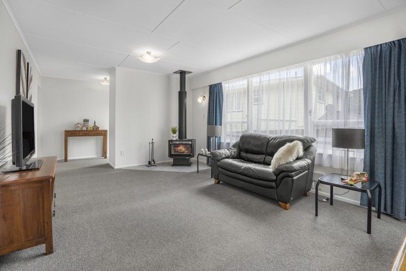 13 Matariki Grove, Wainuiomata, Lower Hutt - Carousel 2