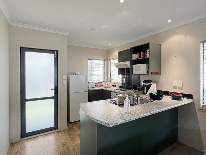 33 Malaspina Place, Papatoetoe, Auckland - Carousel 2