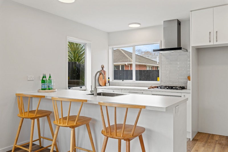 3/251 Memorial Avenue, Burnside, Christchurch - Carousel 2