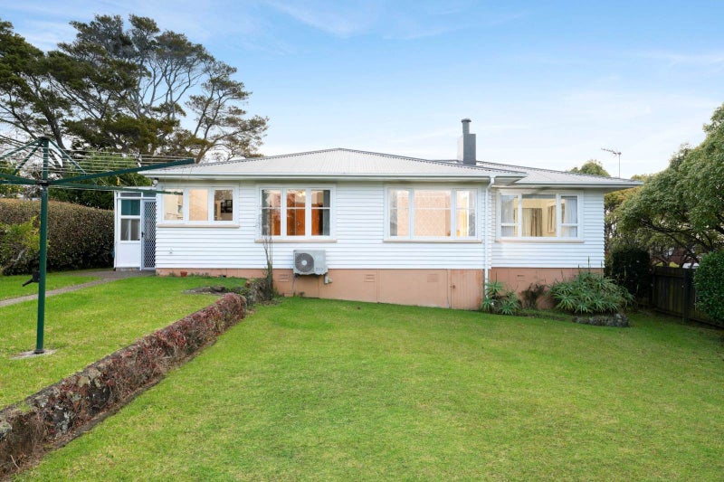 109 Te Atatu Road, Te Atatu South, Auckland - Carousel 1