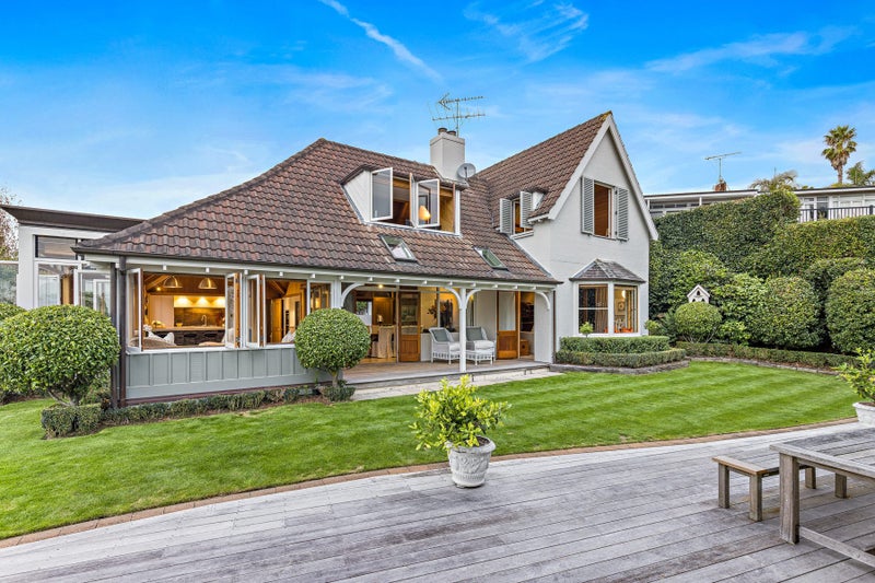 16 Pamela Place, St Heliers, Auckland - Carousel 50